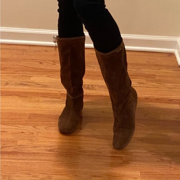 Prada flat brown suede slouchy boots size 39,5 - Picture 7 of 11